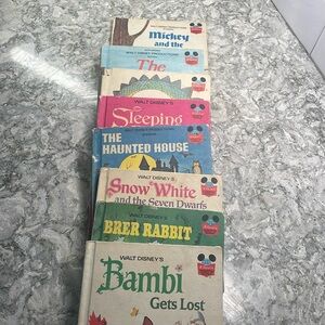 Walt Disney - 8 books from Disney’s Wonderful World of Reading Book Club